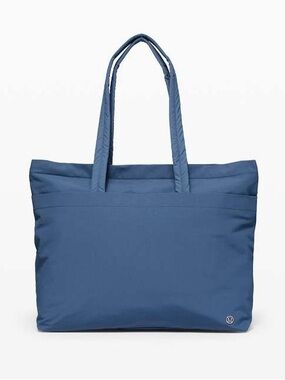 lululemon On My Level Tote Bag